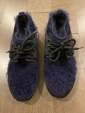 CHANEL Navy Fuzzy Lace-Up Sneakers